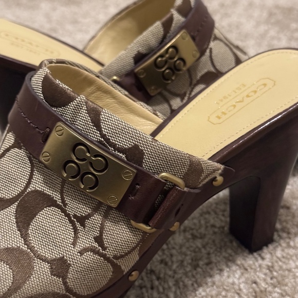Coach Signature Tan & Brown Ivy Clog Heels. Size 9 - Picture 2 of 7